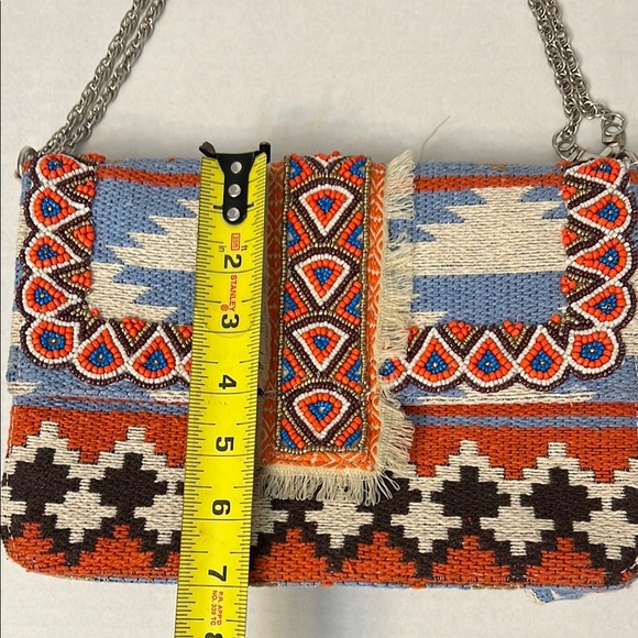 AMERICA & BEYOND GEOMETRIC CHAIN CROSSBODY BAG - Picture 14 of 16